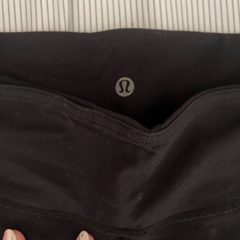 Lululemon Wunder Under leggings size 6 reversible! - Picture 3 of 9